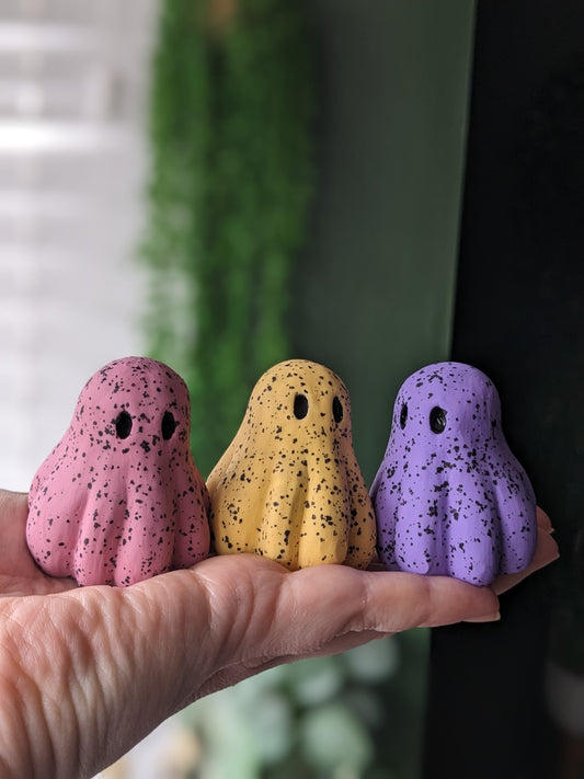 Mini eggs Easter ghosts