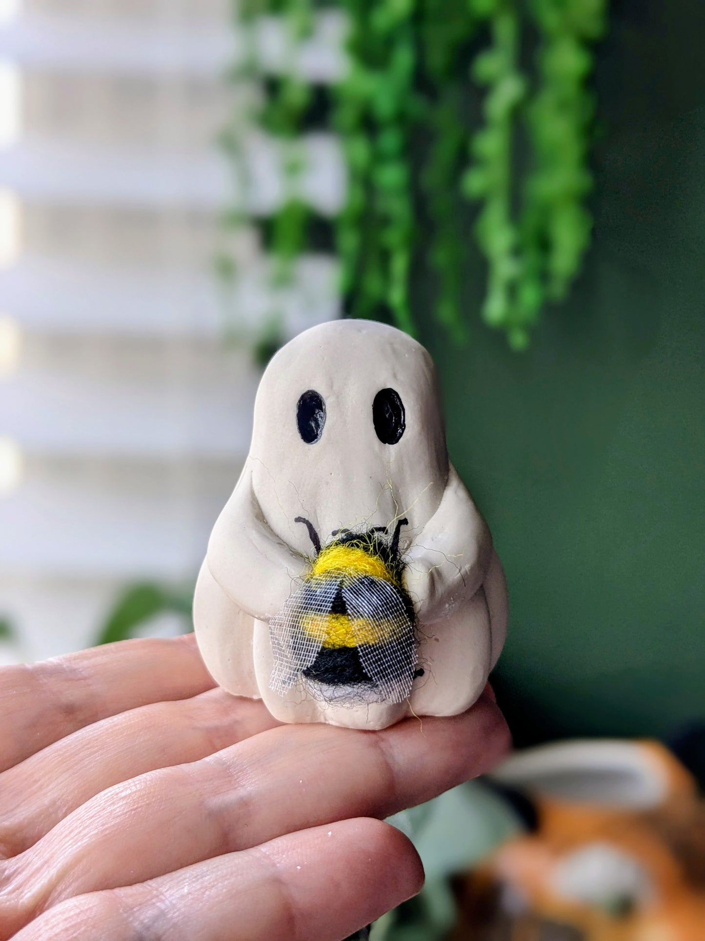 Bumble bee boo