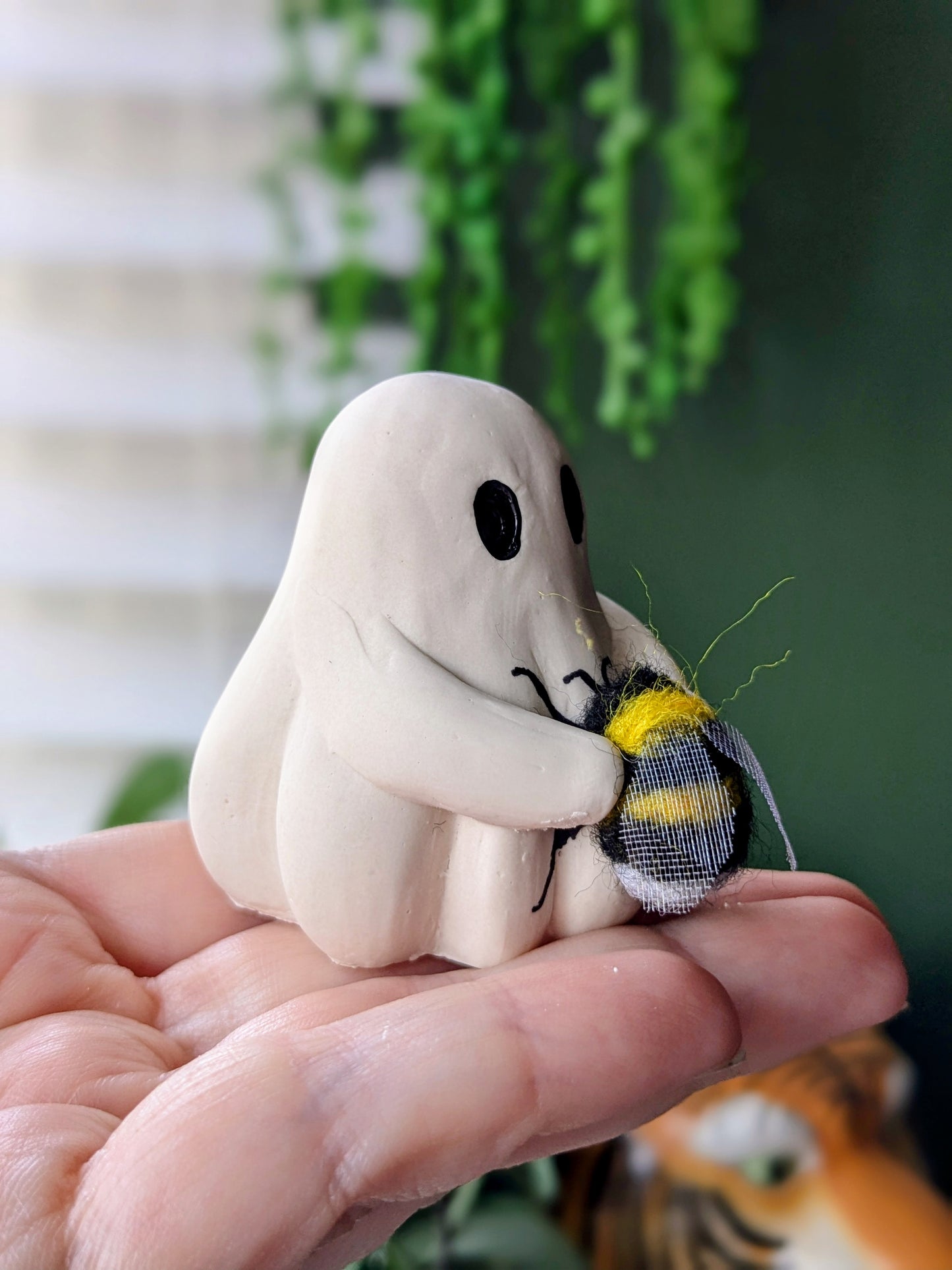 Bumble bee boo