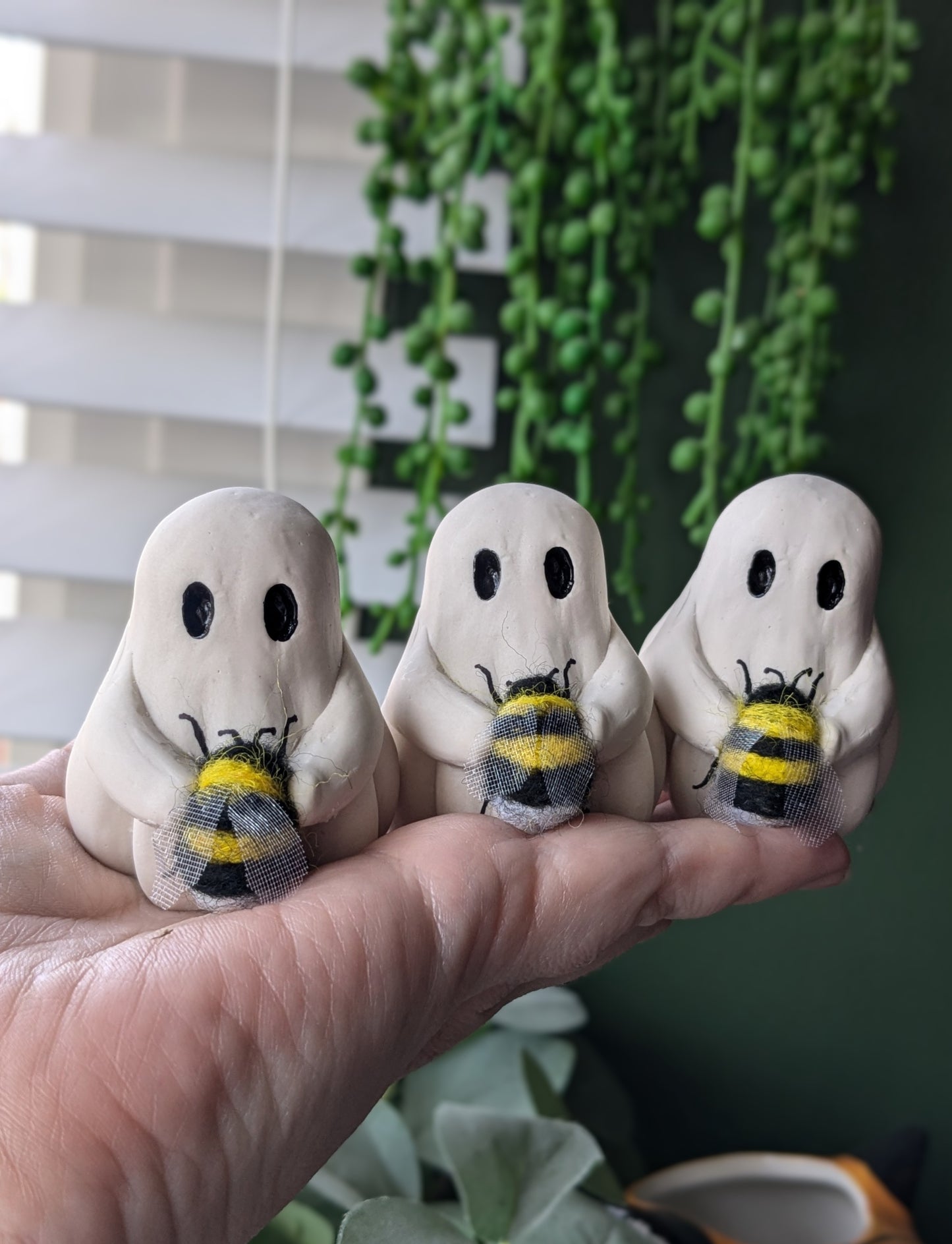 Bumble bee boo